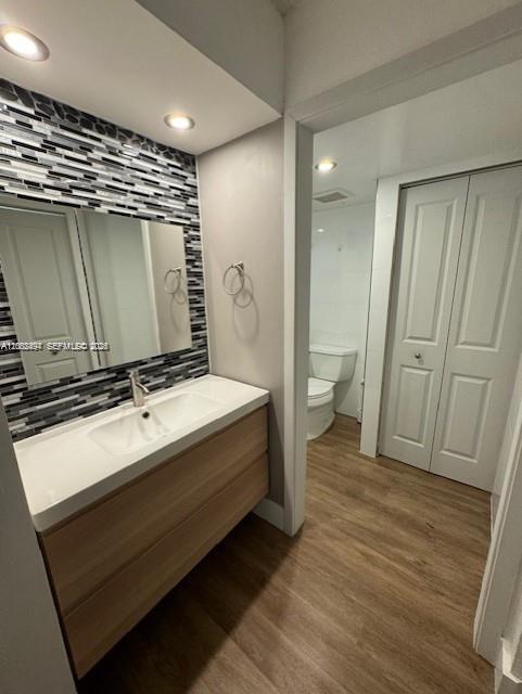 LE CLUB AT OLD CUTLER CON - Residential Lease