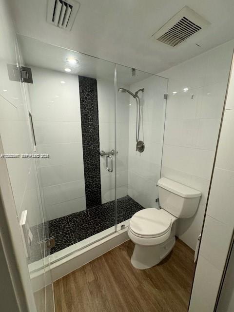 LE CLUB AT OLD CUTLER CON - Residential Lease