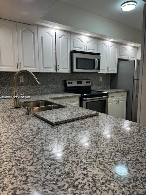 LE CLUB AT OLD CUTLER CON - Residential Lease