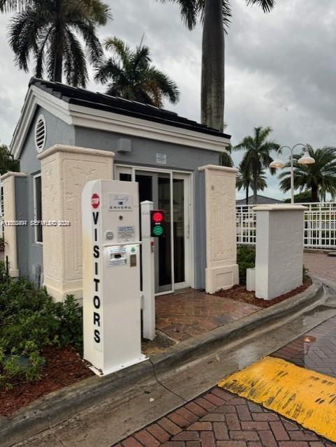 LE CLUB AT OLD CUTLER CON - Residential Lease