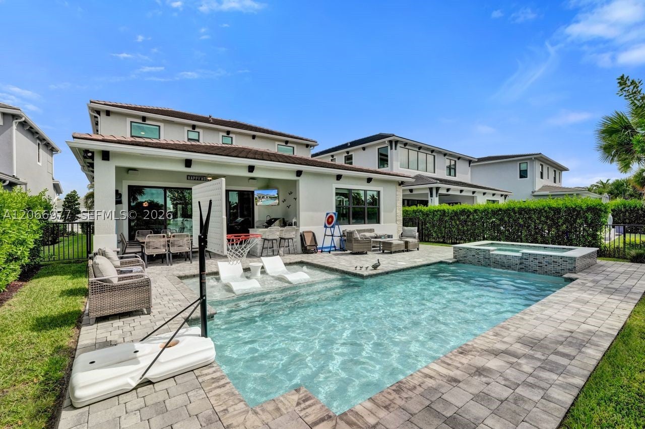 12474 Solana Bay Cir