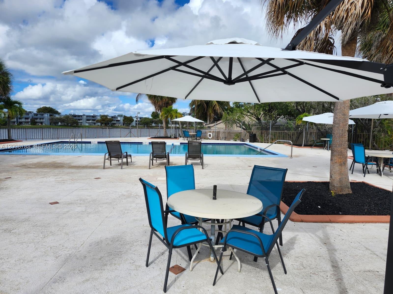 OAKVIEW CONDO #4 - Residential