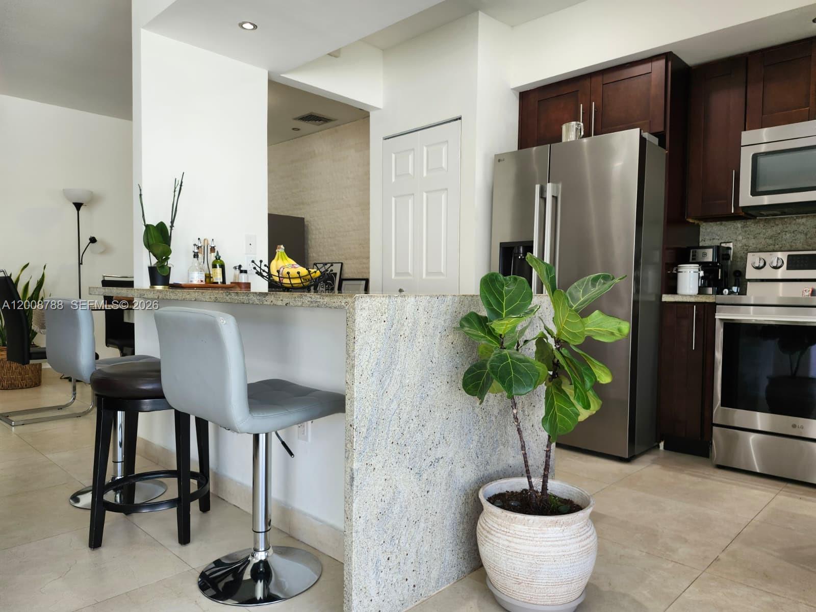 OAKVIEW CONDO #4 - Residential