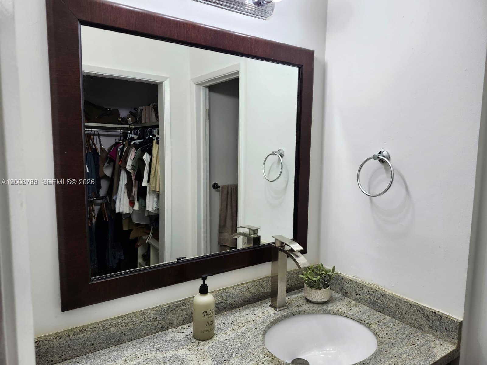 OAKVIEW CONDO #4 - Residential