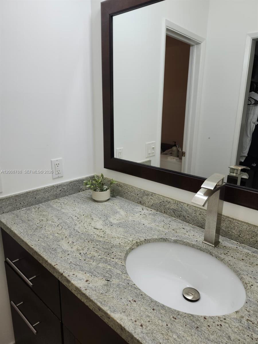 OAKVIEW CONDO #4 - Residential