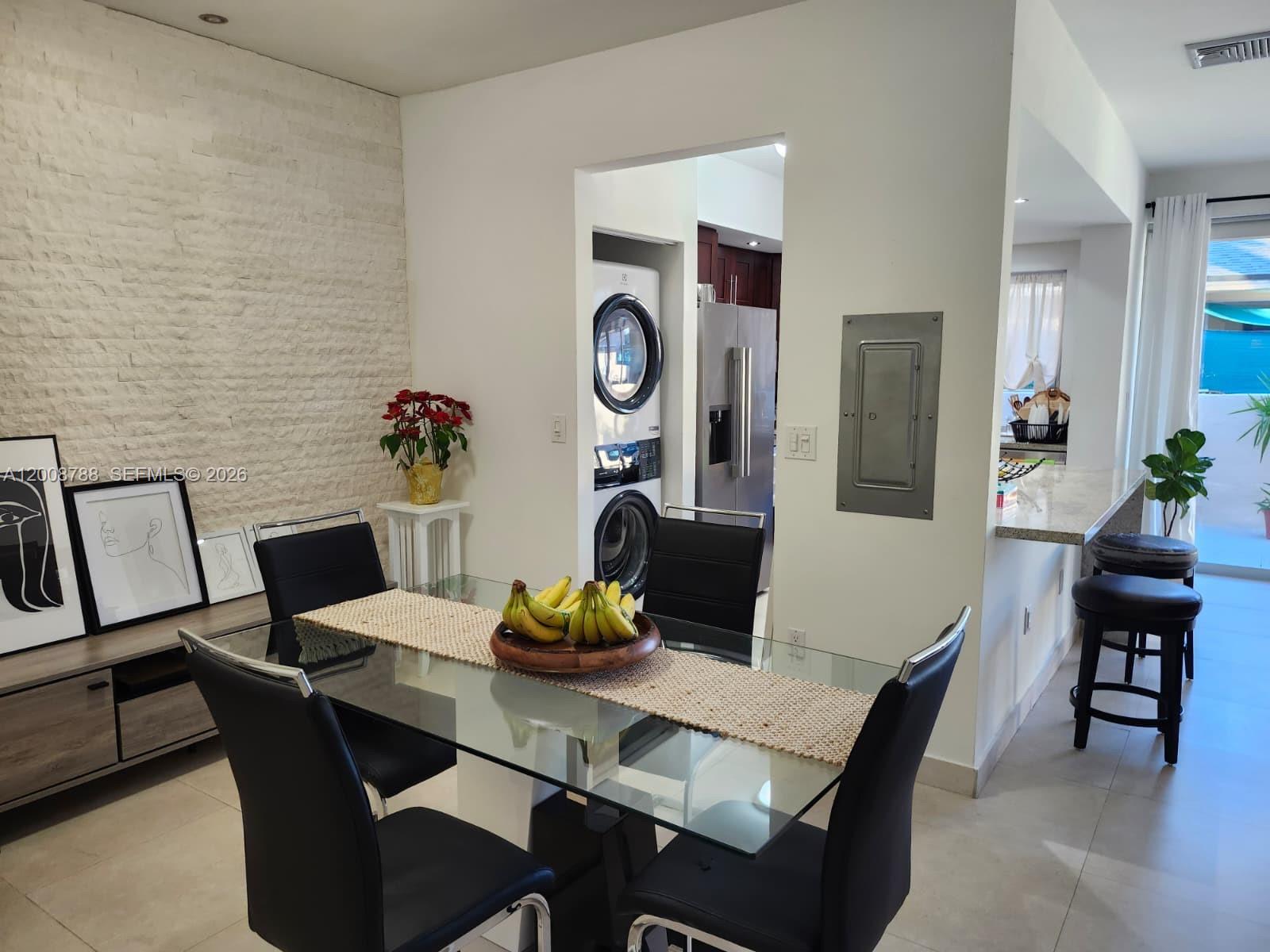 OAKVIEW CONDO #4 - Residential