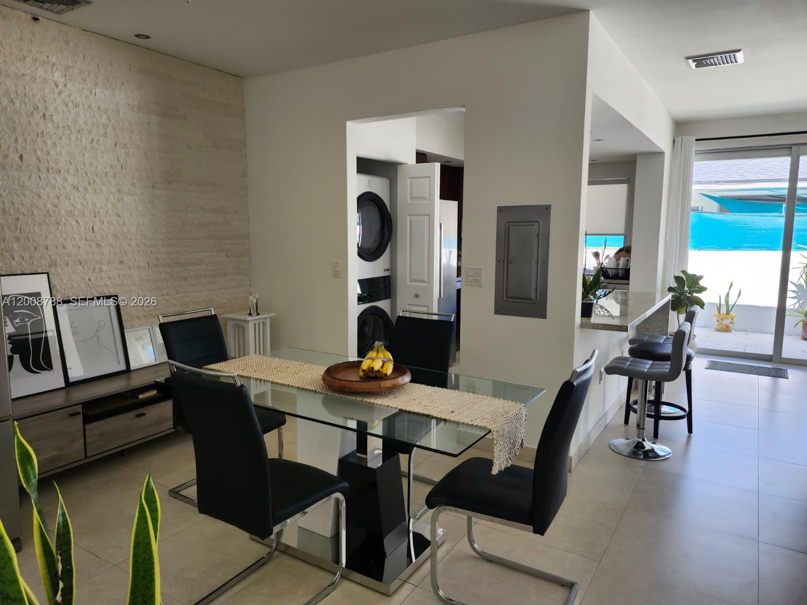 OAKVIEW CONDO #4 - Residential