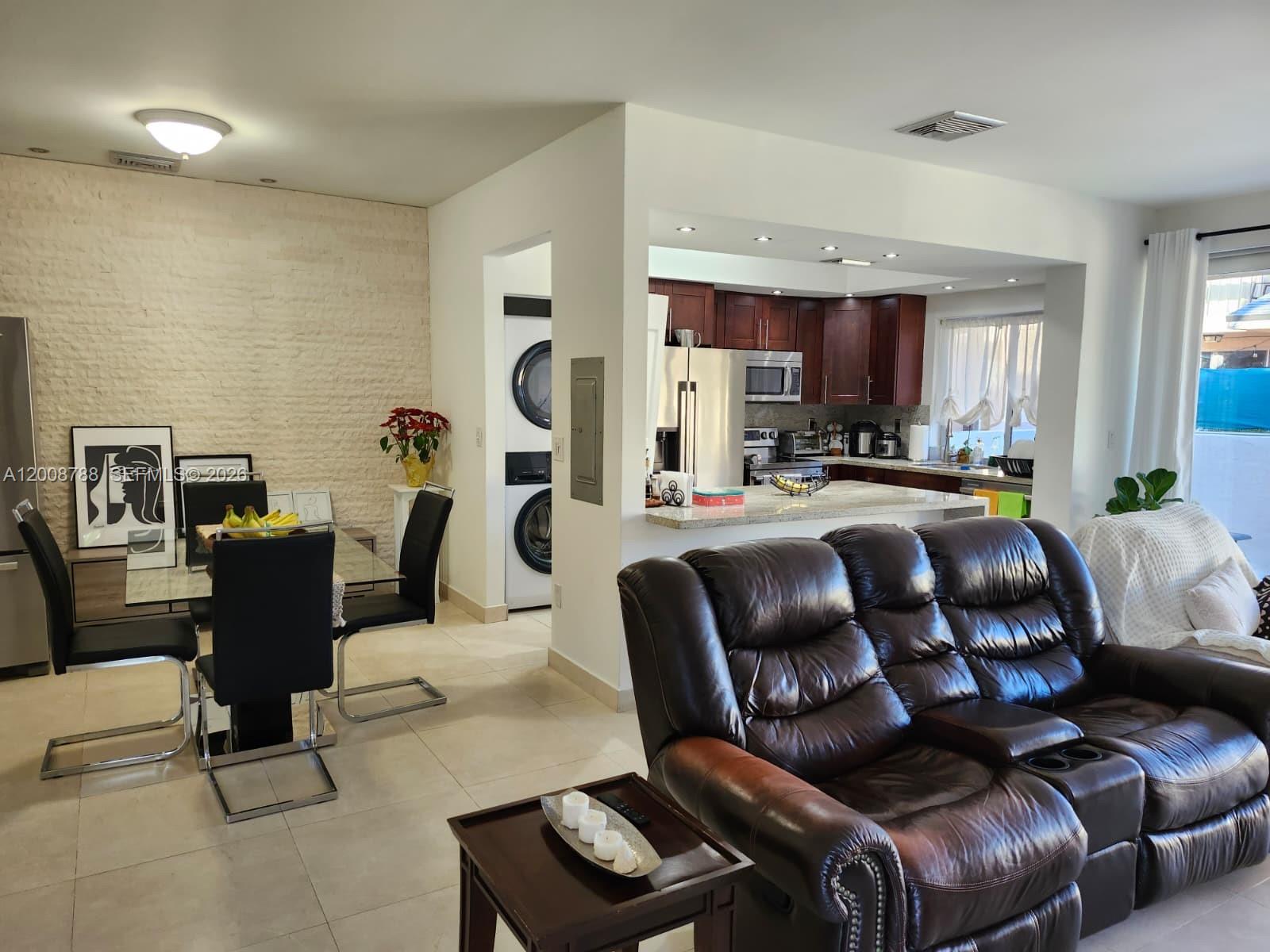 OAKVIEW CONDO #4 - Residential