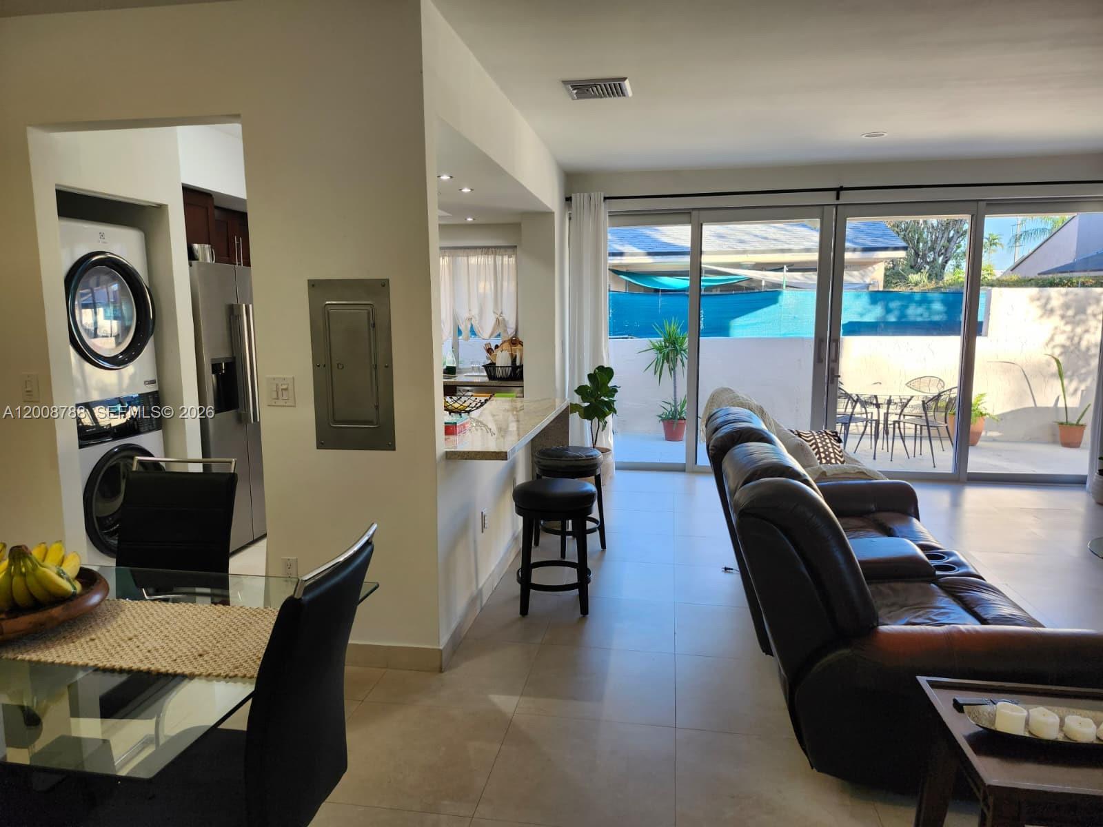 OAKVIEW CONDO #4 - Residential