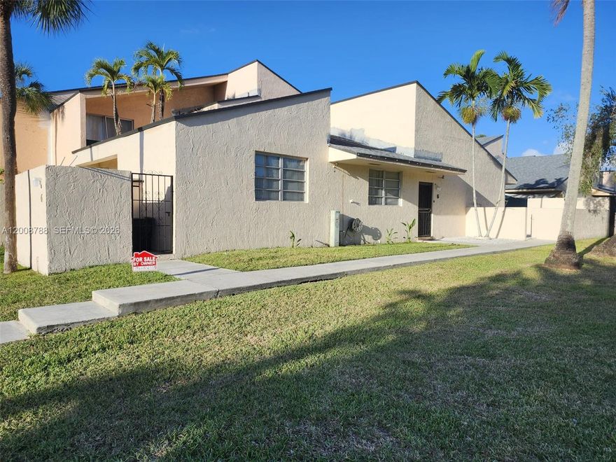 Amazing and spacious townhouse village, one story 3 bedroom with spacious closets and two full bathrooms. Open floor plan with a spacious kitchen and granite countertops. New Stainless Steel appliances. Updated tile flooring. A large impact-resistant sliding glass door provides access to the expansive patio. Beautiful views of the large yard. Two parking spaces .Storage room. Located in the desirable Oakview neighborhood on Fontainebleau Blvd. Miami.Florida, quiet neighborhood, close to Walmart, Target, dolphin mall, airport, easy access to the Mayor Highways 826, 836 and Turnpike , 20 minutes to beaches. Community with pool, Gym, tennis court and patrolling security. Services : Common areas, Insurance, Grounds maintenance, Structural maintenance, Parking, Swimming pool(s), Reserve fund, Sewerage, Security, Trash removal, Water. Do not miss the opportunity to show this spectacular townhouse. New Roof and building in process of painting.