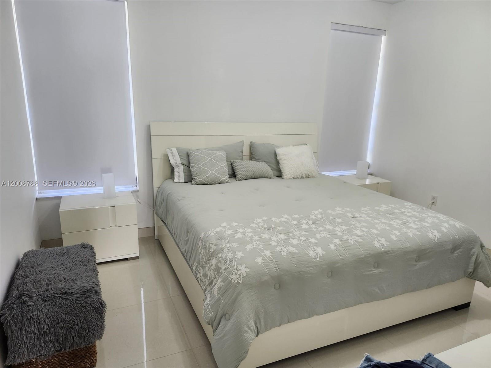 OAKVIEW CONDO #4 - Residential