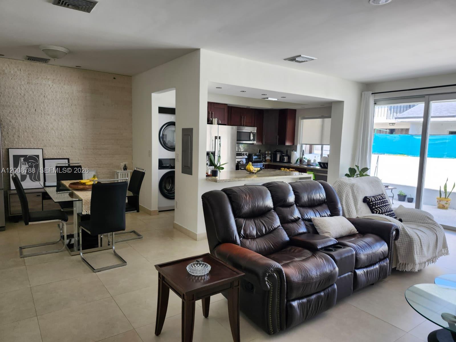 OAKVIEW CONDO #4 - Residential