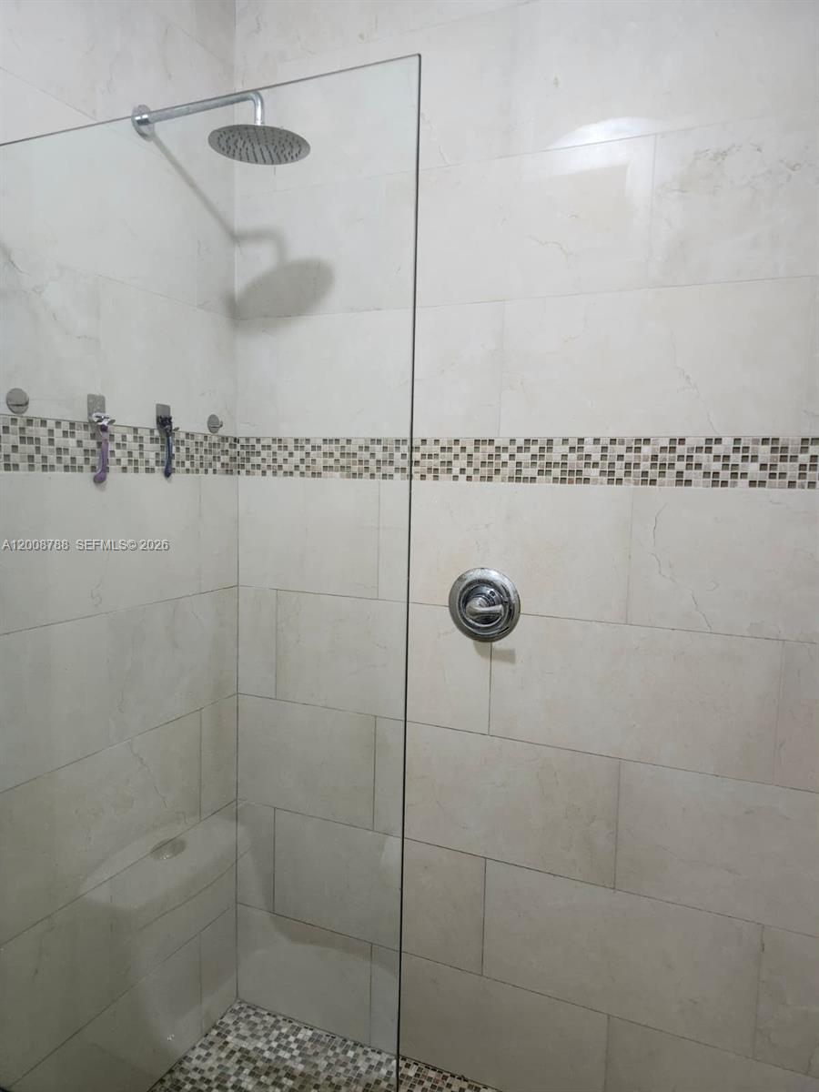 OAKVIEW CONDO #4 - Residential