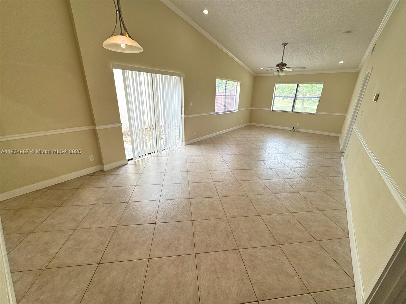 6633 N Parkway Dr 5-7