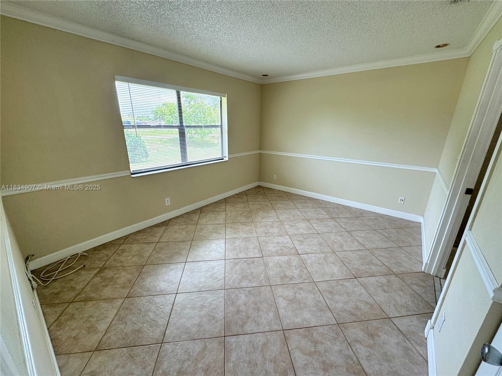 6633 N Parkway Dr 5-7