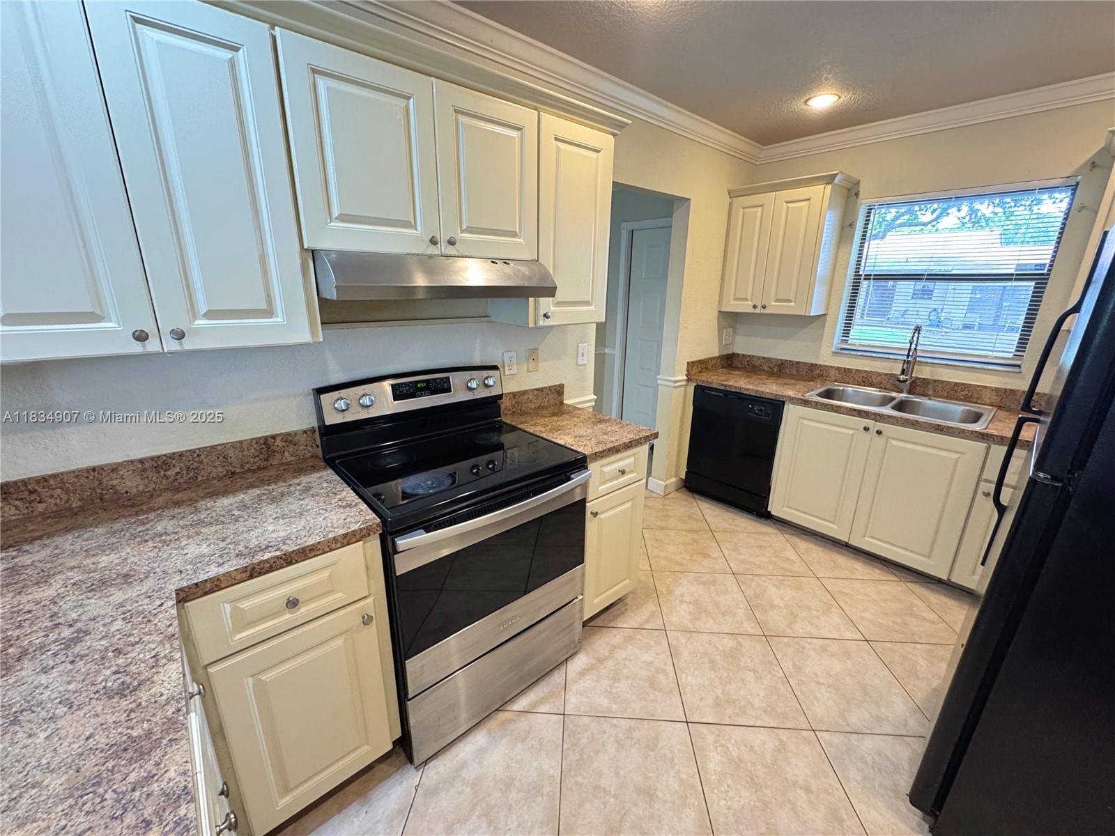 6633 N Parkway Dr 5-7