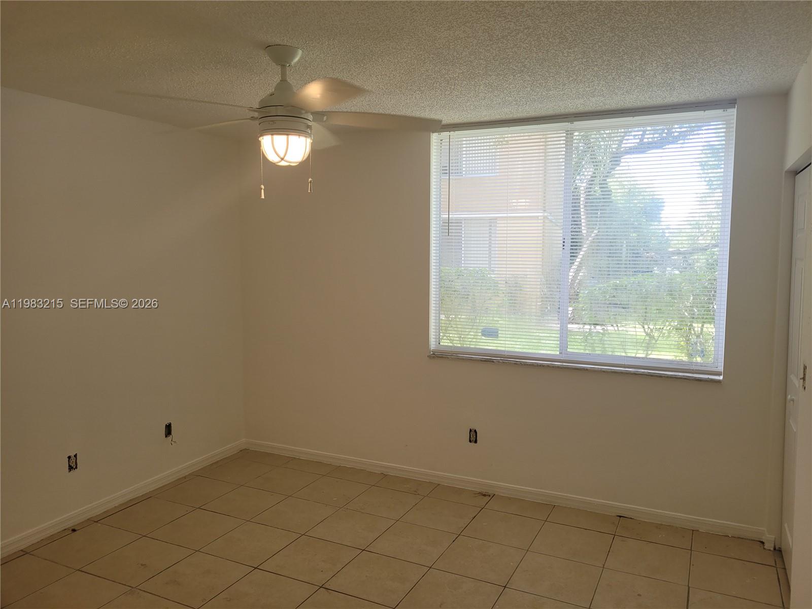 WINDWARD LAKES CONDO - Residential Lease
