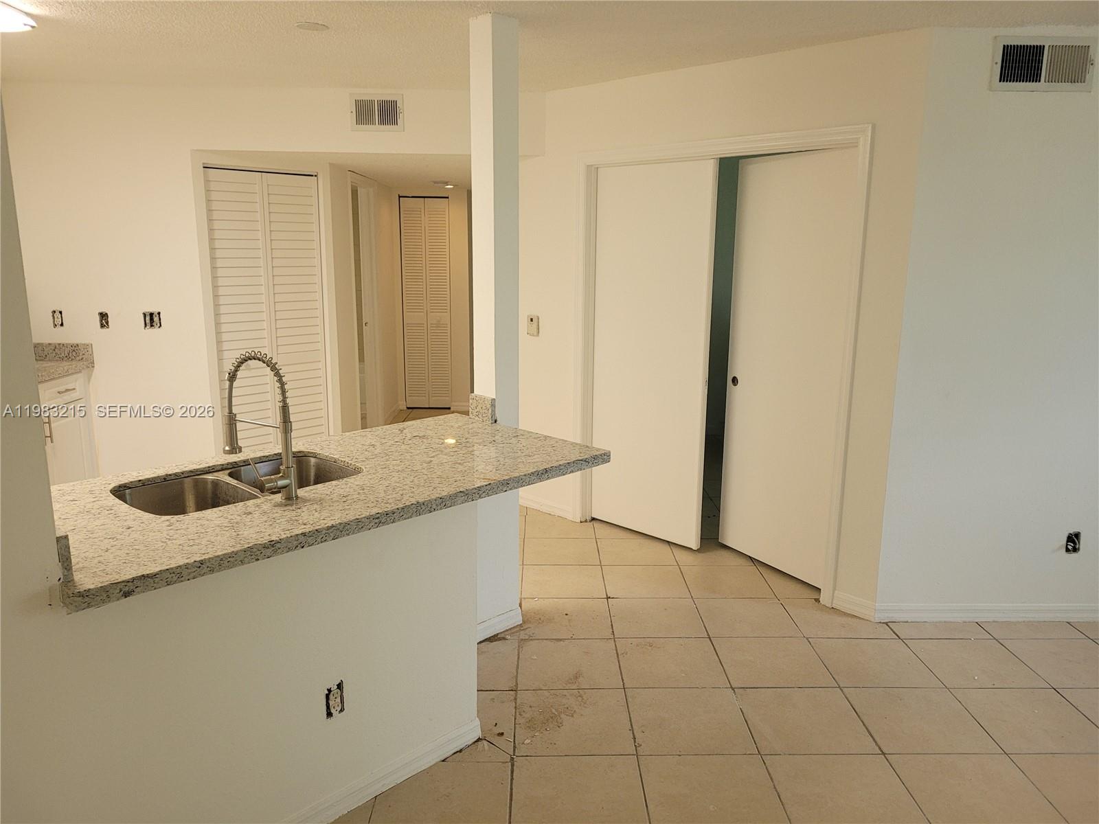 WINDWARD LAKES CONDO - Residential Lease