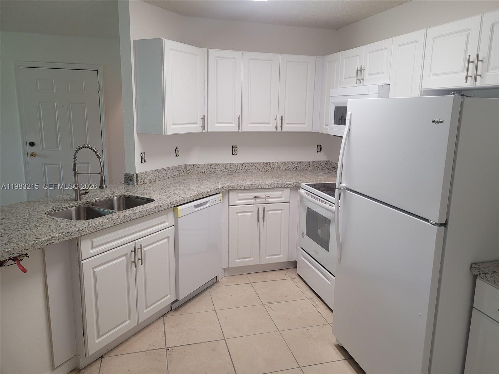 WINDWARD LAKES CONDO - Residential Lease