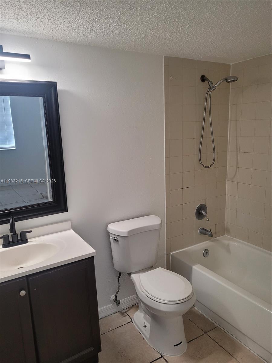 WINDWARD LAKES CONDO - Residential Lease