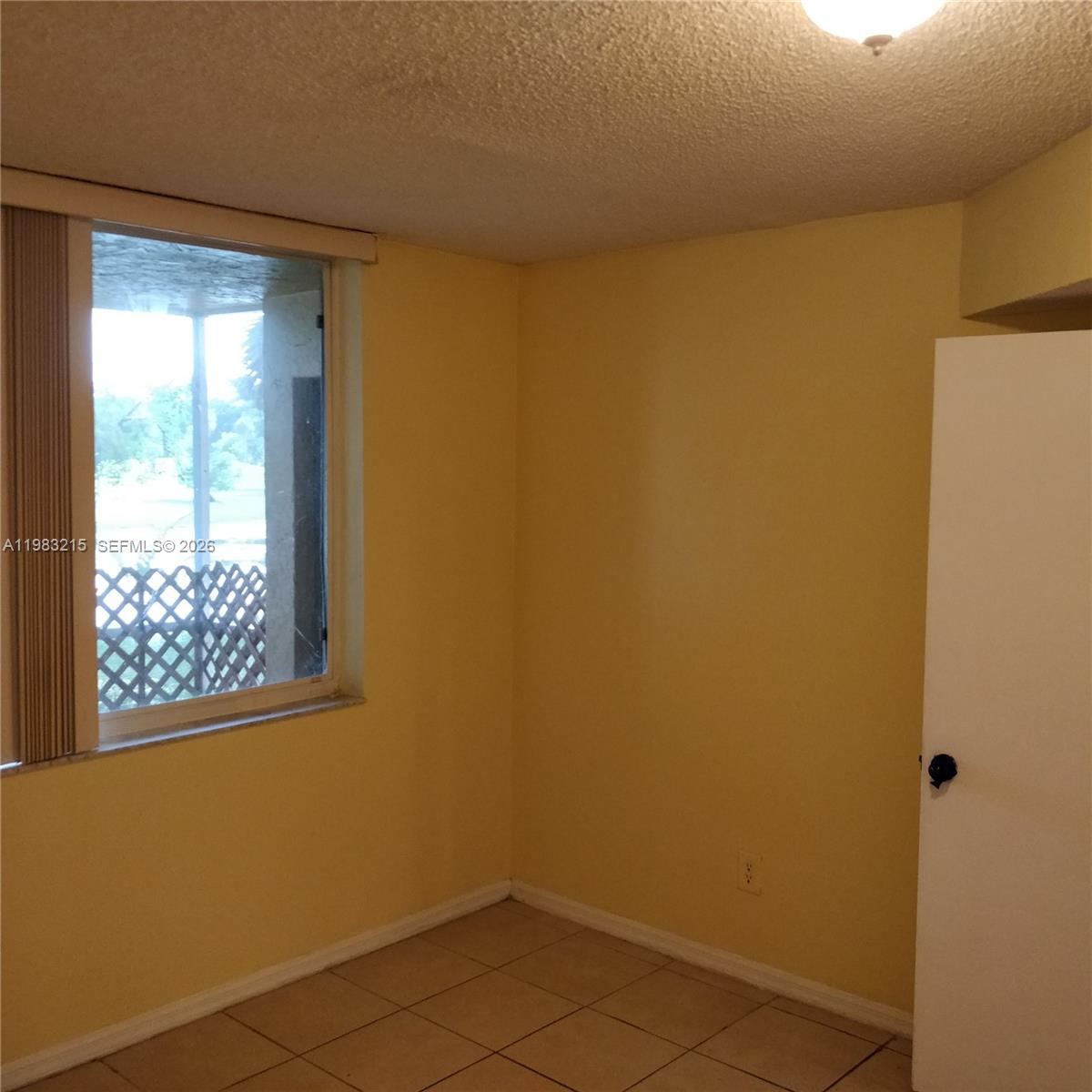 WINDWARD LAKES CONDO - Residential Lease