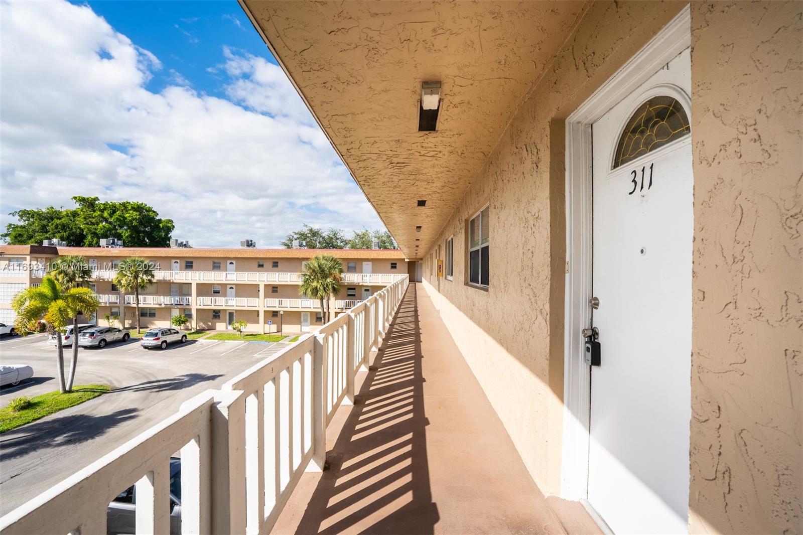 NATURA CONDO NO 4 - Residential