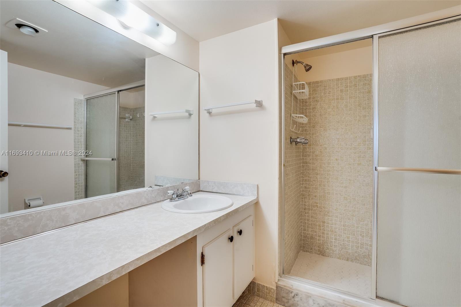 NATURA CONDO NO 4 - Residential