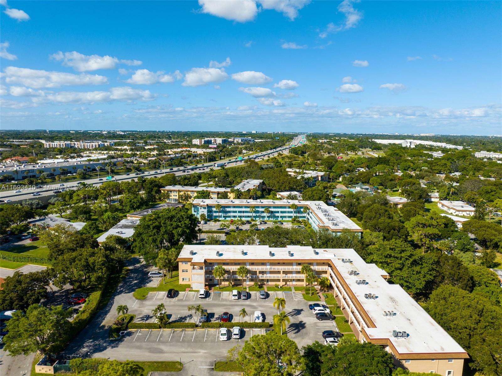 NATURA CONDO NO 4 - Residential