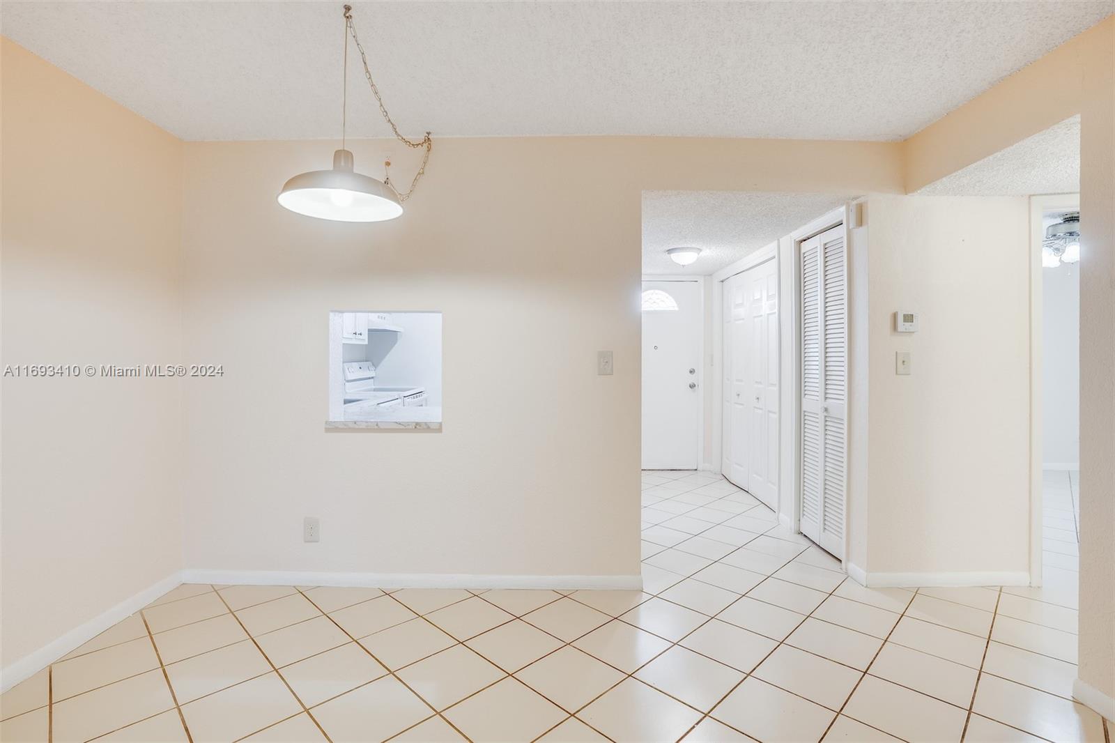 NATURA CONDO NO 4 - Residential