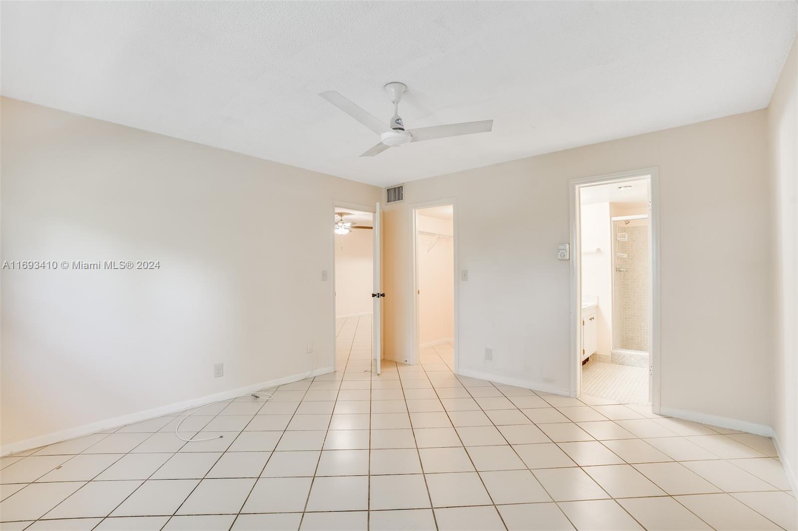 NATURA CONDO NO 4 - Residential