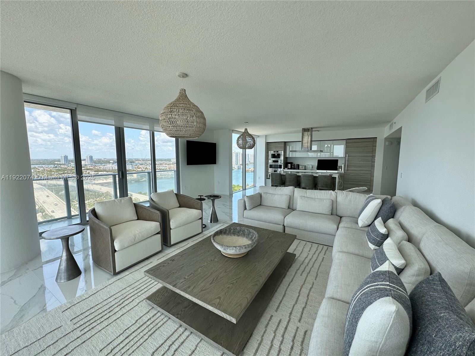 PARQUE TOWERS CONDO - Residential Lease