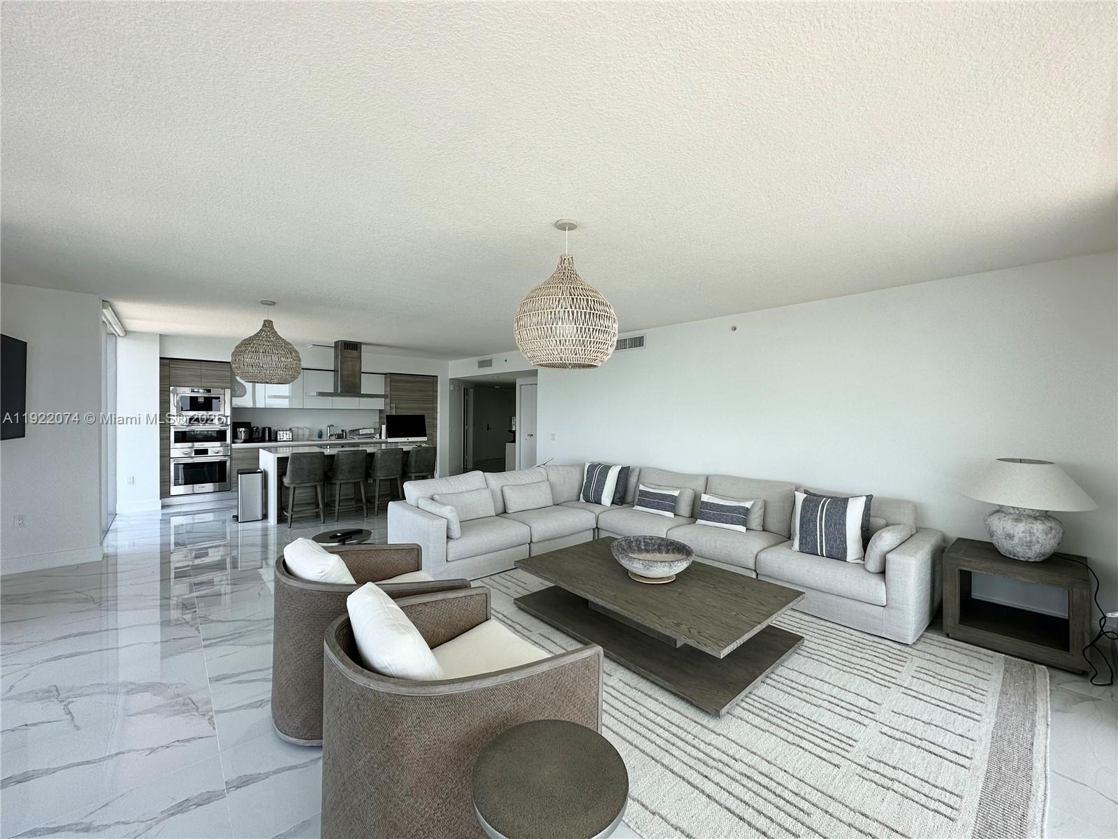 PARQUE TOWERS CONDO - Residential Lease