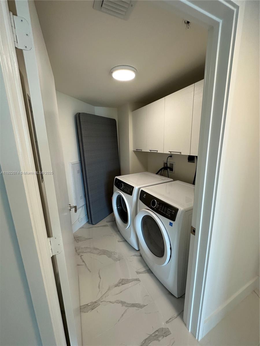 PARQUE TOWERS CONDO - Residential Lease