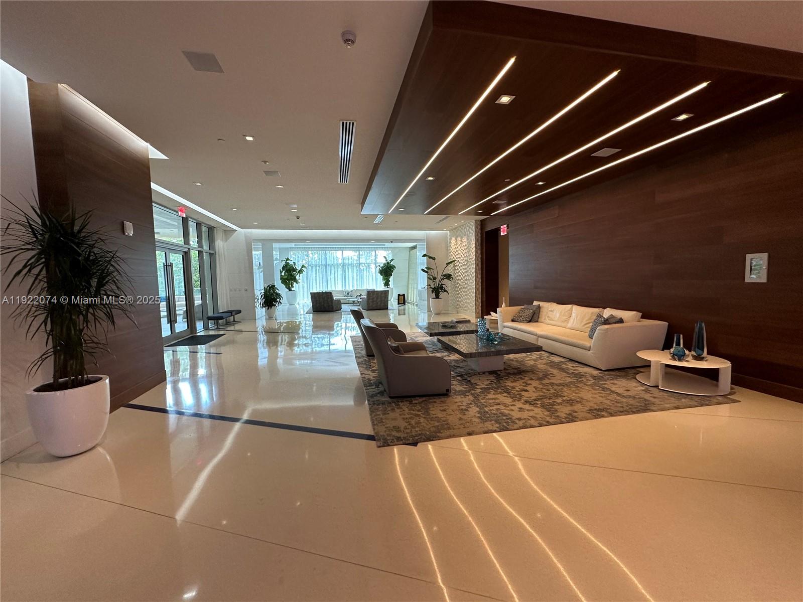 PARQUE TOWERS CONDO - Residential Lease