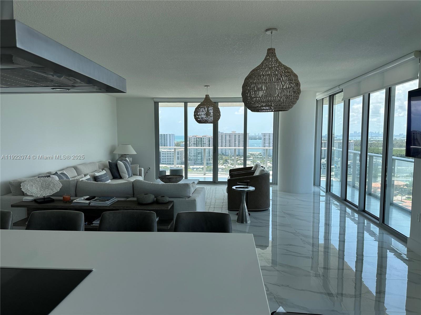 PARQUE TOWERS CONDO - Residential Lease