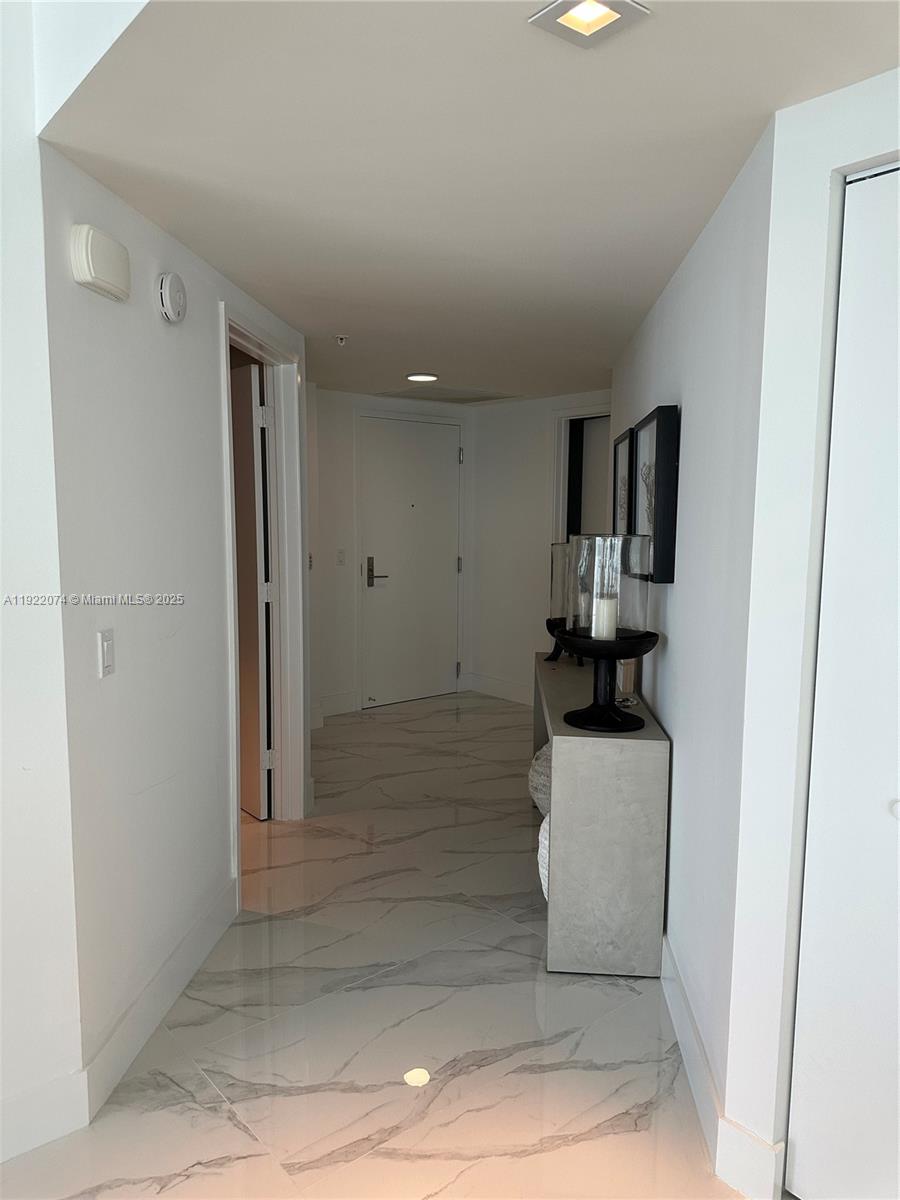 PARQUE TOWERS CONDO - Residential Lease