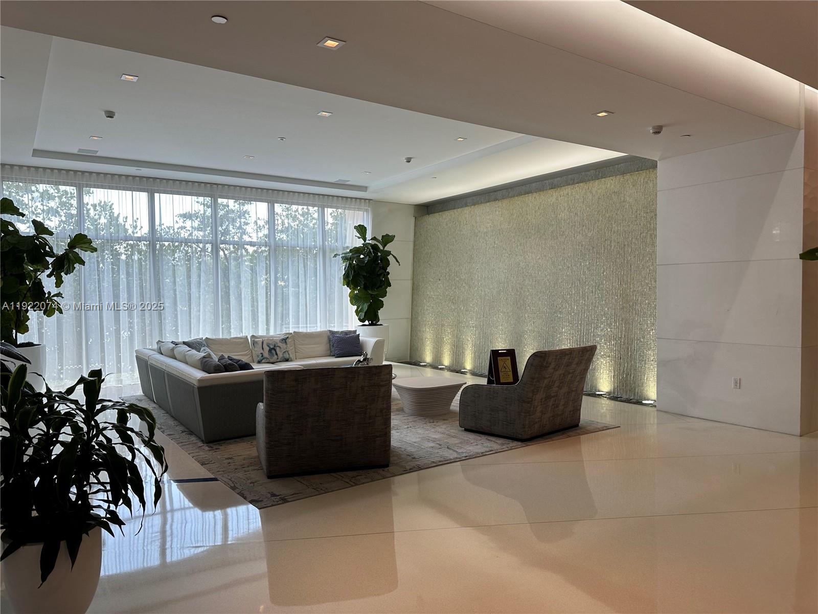 PARQUE TOWERS CONDO - Residential Lease