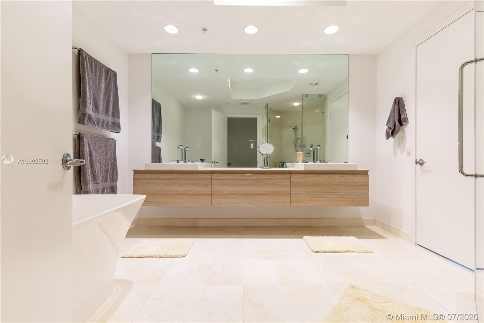 MARINA PALMS RESIDENCES S - Residential