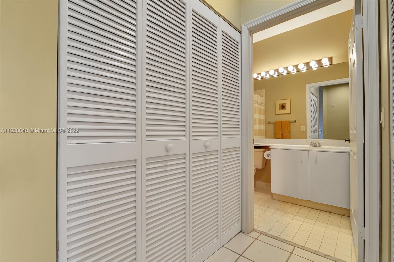 TRENT A CONDO - Residential