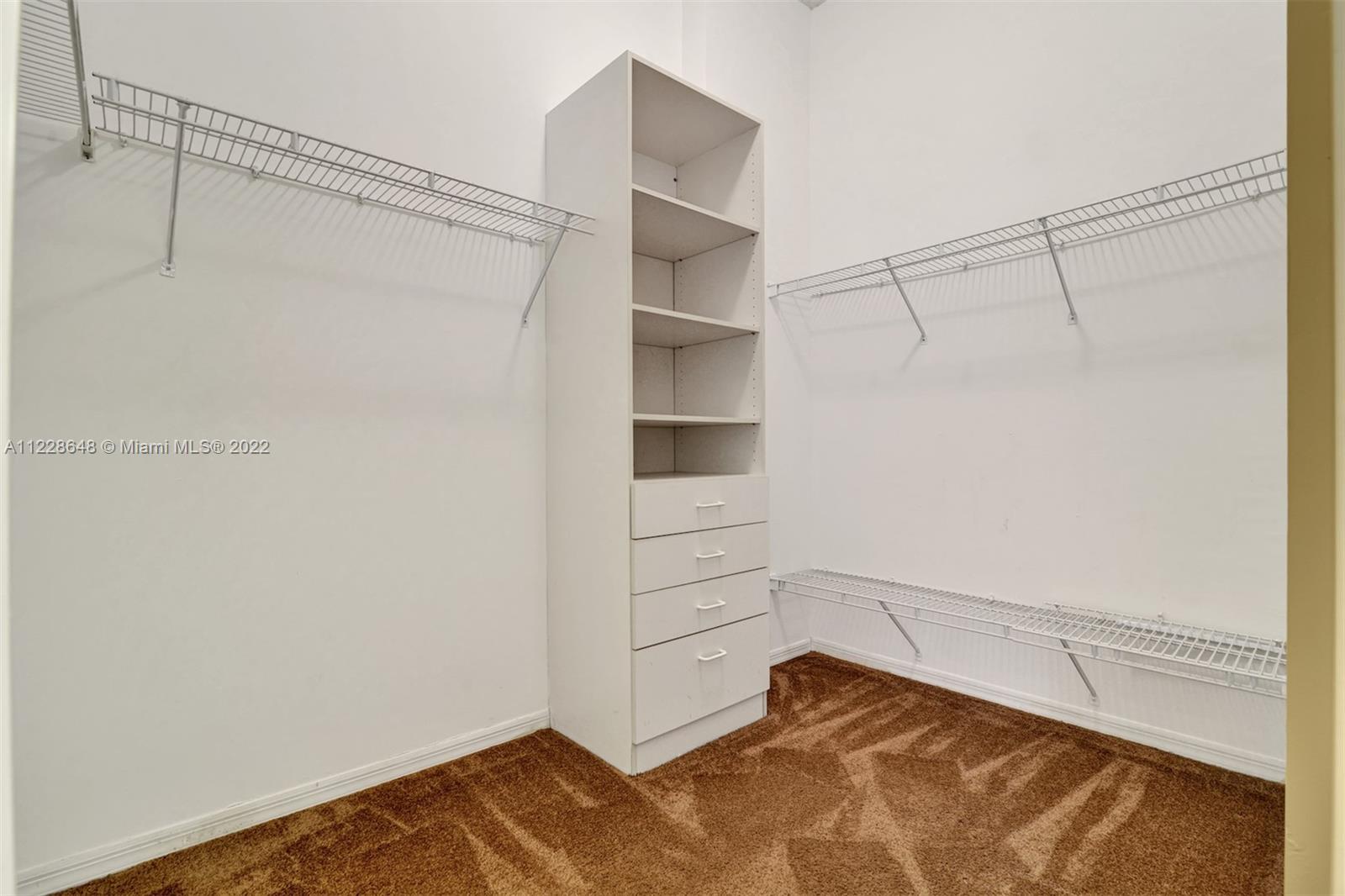 TRENT A CONDO - Residential