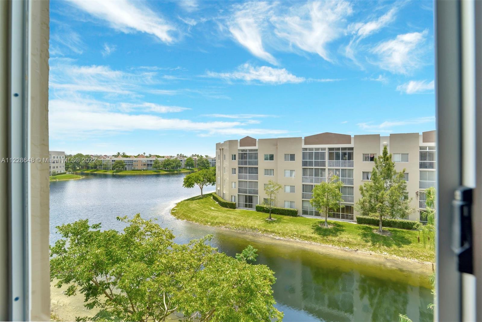 TRENT A CONDO - Residential