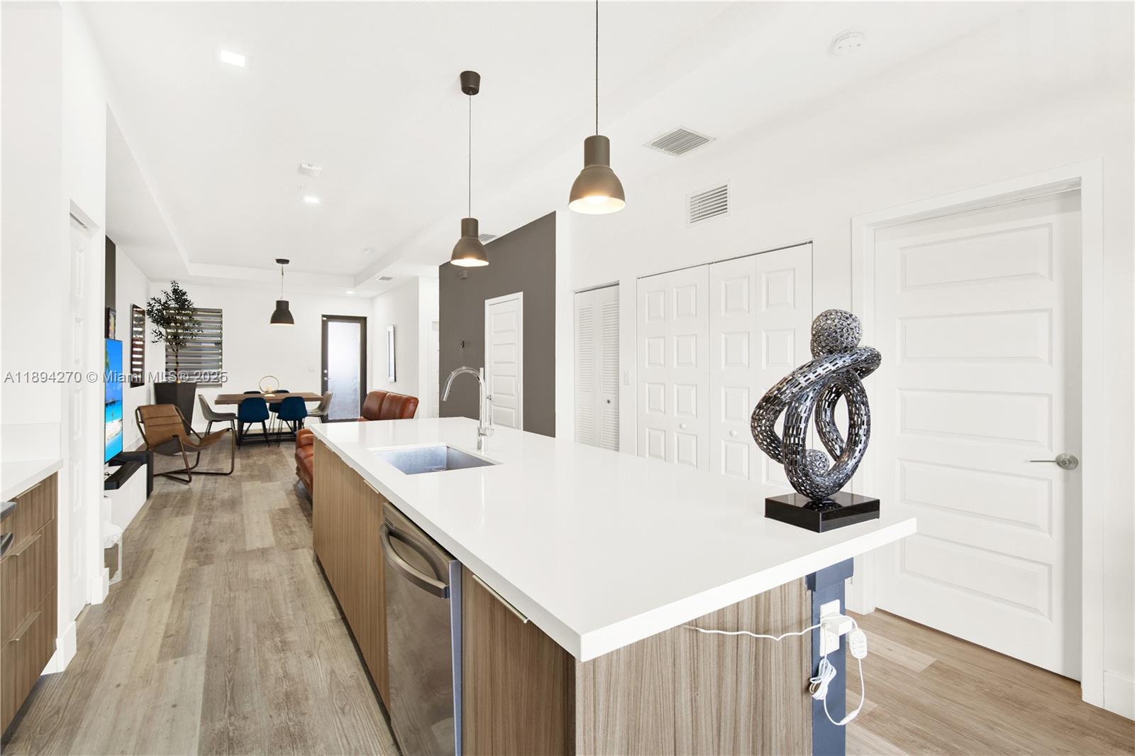 APEX AT PARK CENTRAL COND - Residential