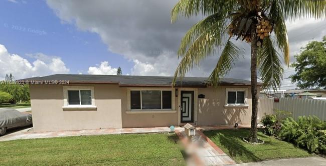 VERY NICE CORNER HOME WITH A POOL. FRESHLY PAINTED, KITCHEN AND BATHS, BEAUTIFUL TILE FLOORING IN LIVING AREAS. NEW ROOF INSTALLED OCT 2024.SEE INSTRUCTIONS FOR BUYERS AGENT AND BUYER ATTACHED, NEW UPDATE PICTURES COOMING SOON.