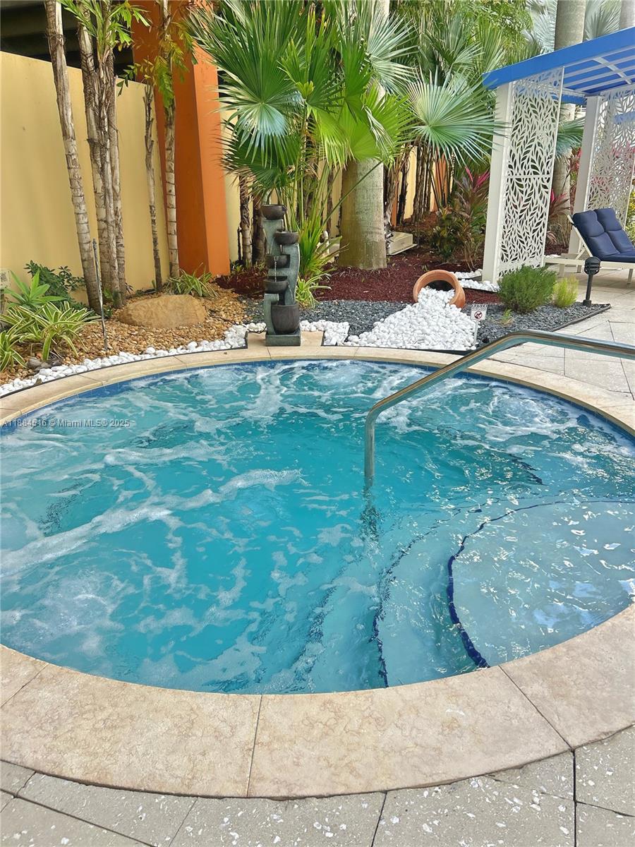 VENTURE AT AVENTURA EAST - Residential Lease