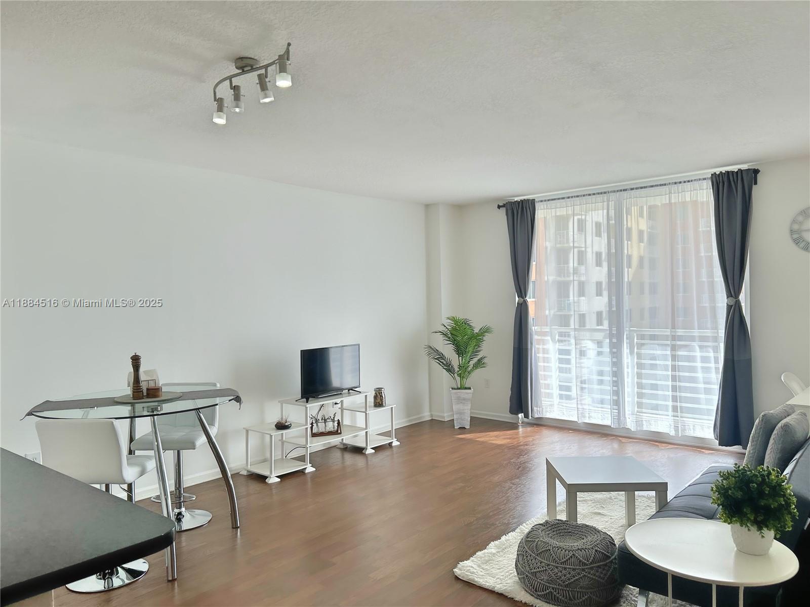 VENTURE AT AVENTURA EAST - Residential Lease