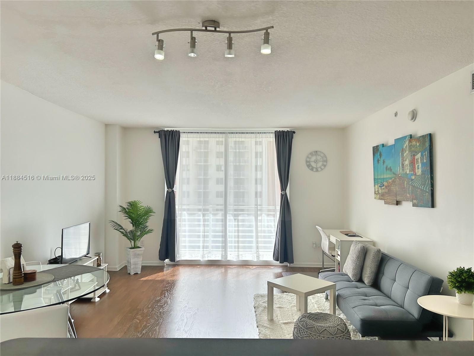 VENTURE AT AVENTURA EAST - Residential Lease
