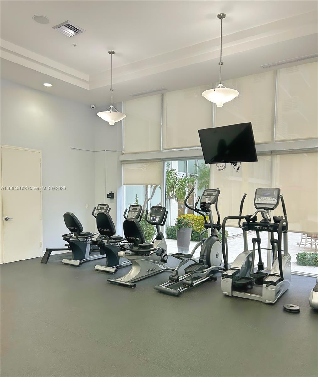 VENTURE AT AVENTURA EAST - Residential Lease