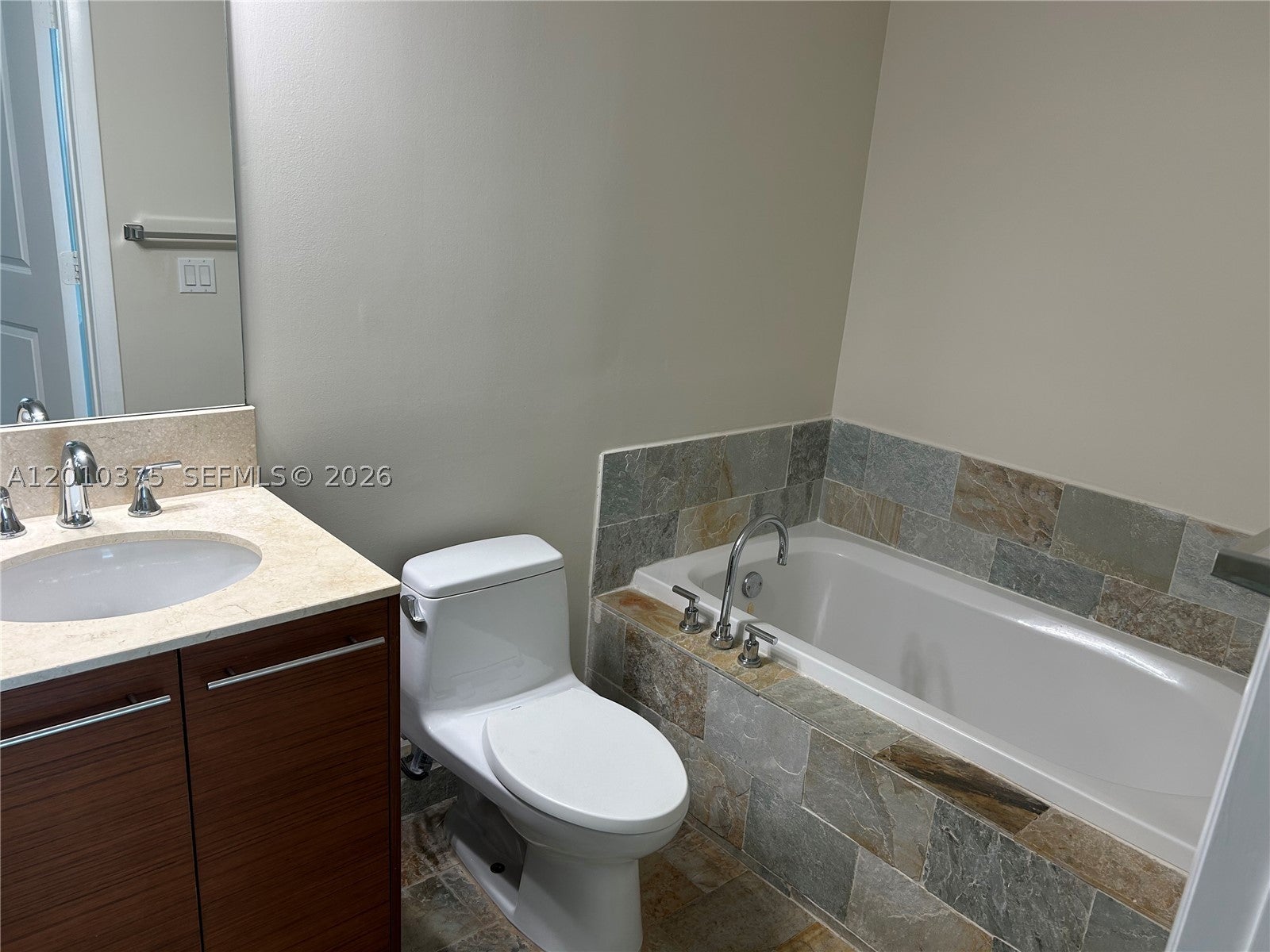 2681 N Flamingo Rd 1102S