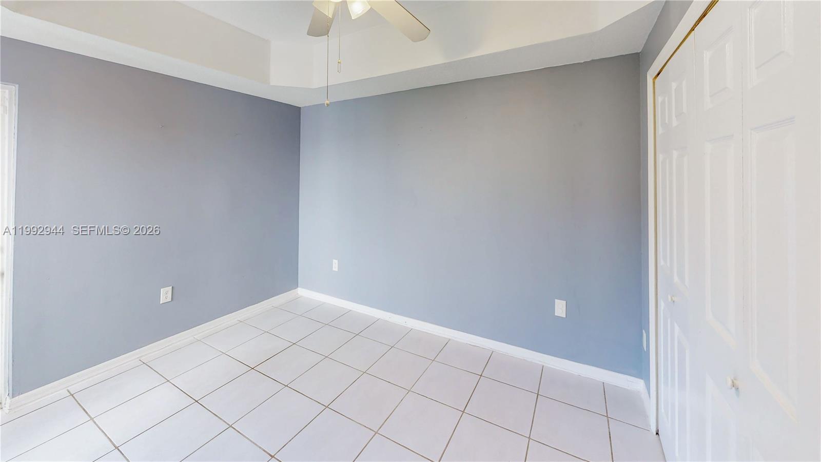 VILLAS AT THE HAMMOCKS CO - Residential