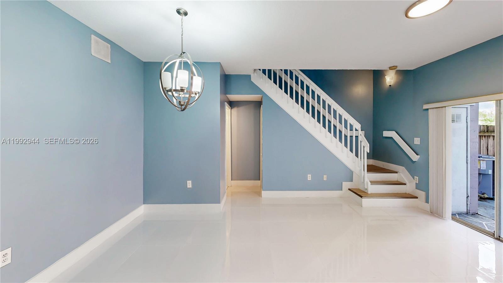 VILLAS AT THE HAMMOCKS CO - Residential